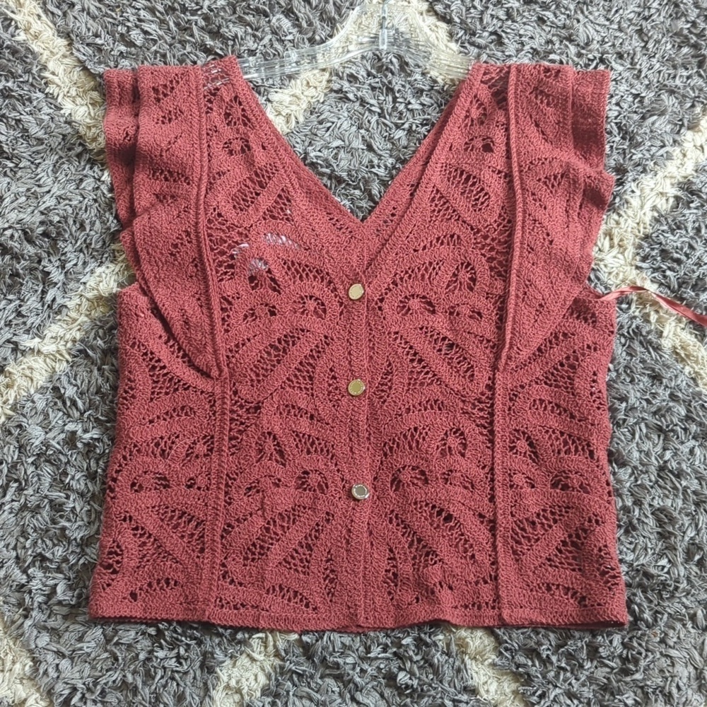 White House Black Market Linen Crochet Flutter Sleeve Maroon Blouse Size Small - Picture 5 of 7